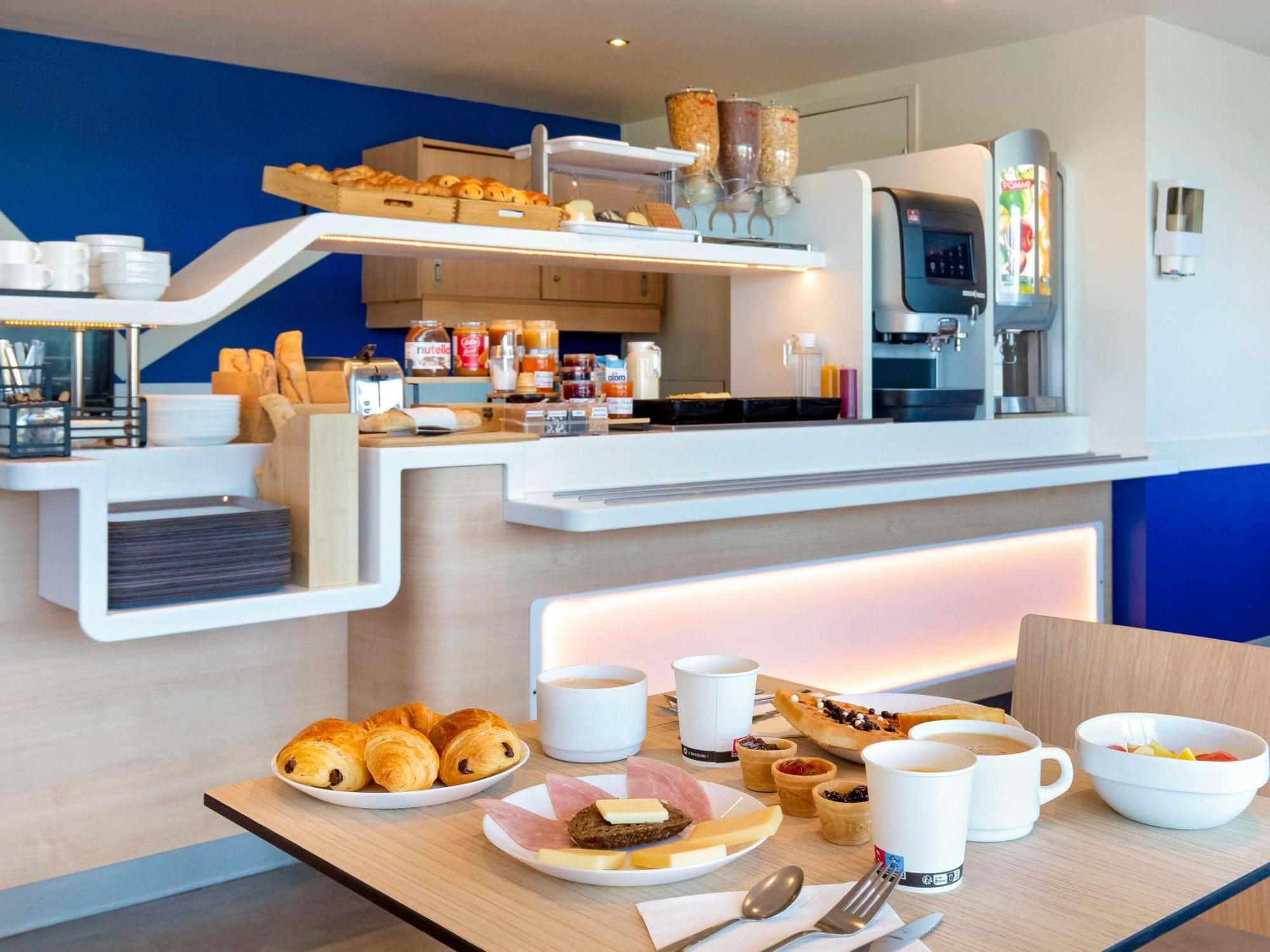 Ibis Budget Saint-Maximin Exterior photo