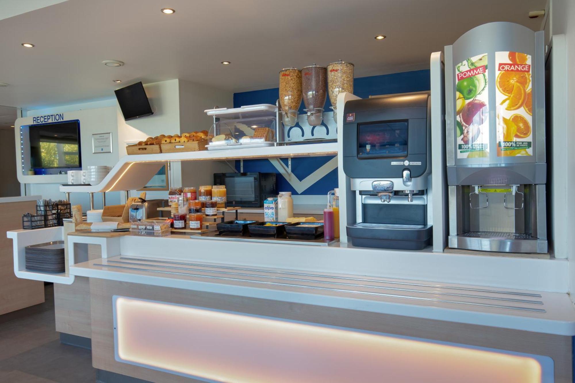 Ibis Budget Saint-Maximin Exterior photo