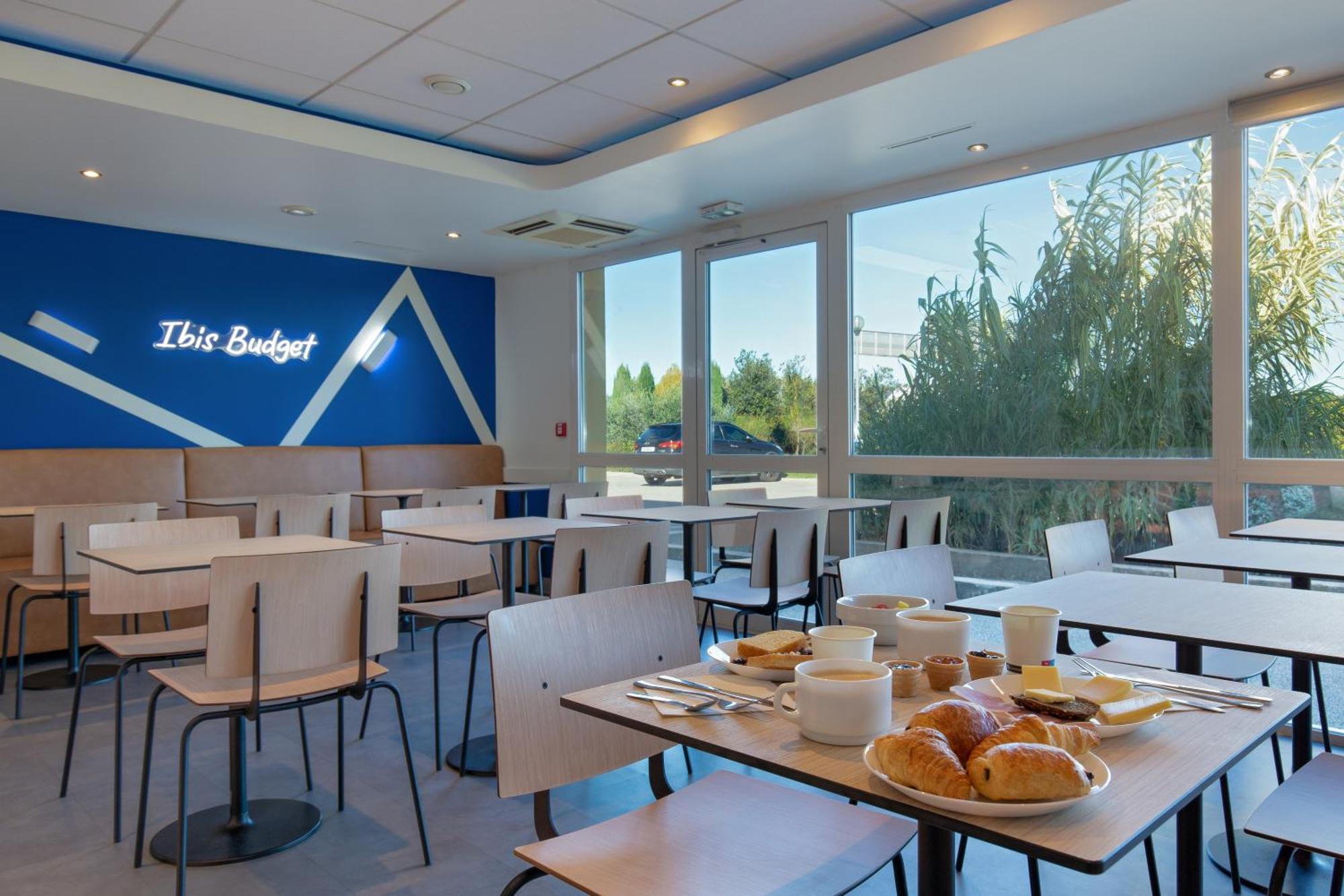 Ibis Budget Saint-Maximin Exterior photo