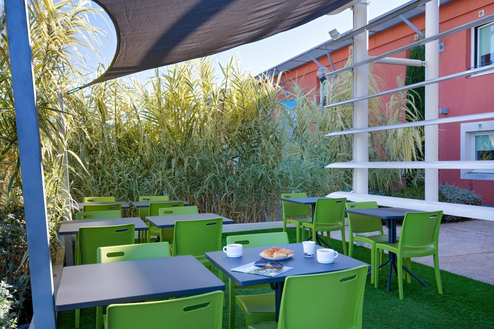 Ibis Budget Saint-Maximin Exterior photo