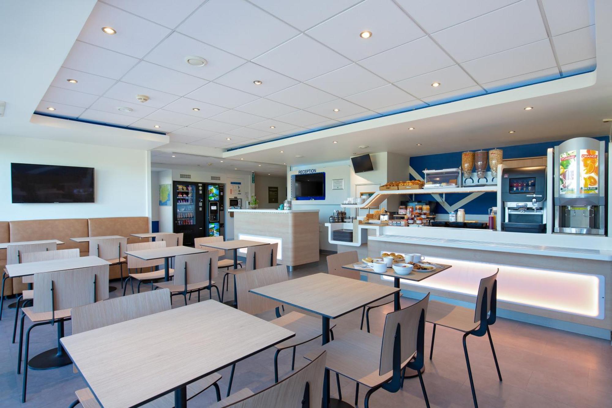 Ibis Budget Saint-Maximin Exterior photo