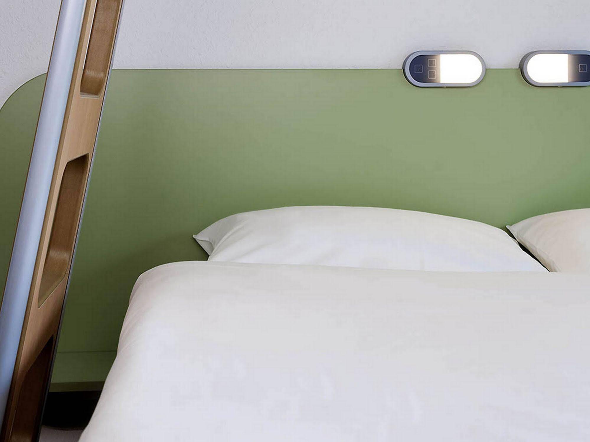 Ibis Budget Saint-Maximin Exterior photo