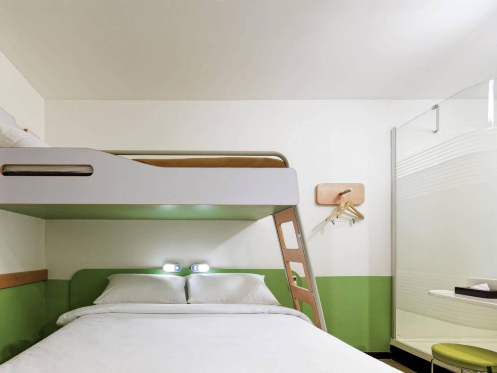 Ibis Budget Saint-Maximin Exterior photo